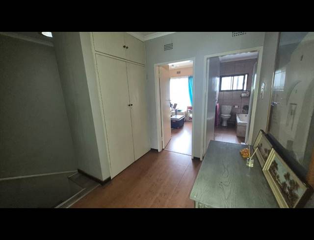 3 BEDROOM APARTMENT FOR SALE IN ASTON MANOR